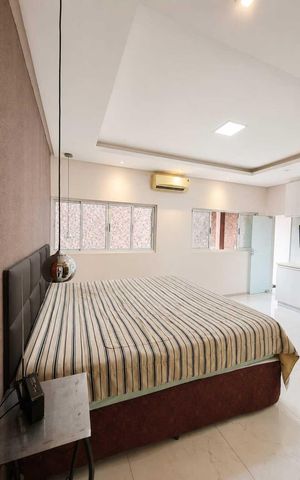 Casa à venda com 220m², 3 quartos e 2 vagas Casa à venda com 220m², 3 quartos e 2 vagasQuarto