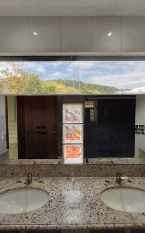 Casa de condomínio à venda com 360m², 4 quartos e 3 vagas Casa de condomínio à venda com 360m², 4 quartos e 3 vagasSuíte 1 (Master) - Banheiro