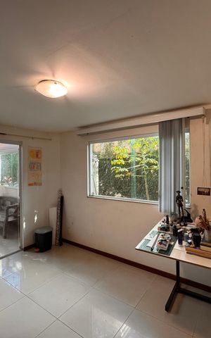 Casa de condomínio à venda com 360m², 4 quartos e 3 vagas Casa de condomínio à venda com 360m², 4 quartos e 3 vagasSuíte 4