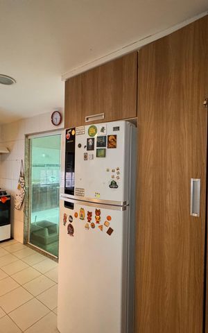 Casa de condomínio à venda com 360m², 4 quartos e 3 vagas Casa de condomínio à venda com 360m², 4 quartos e 3 vagasCozinha
