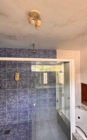 Casa de condomínio à venda com 360m², 4 quartos e 3 vagas Casa de condomínio à venda com 360m², 4 quartos e 3 vagasSuíte 1 (Master) - Banheiro