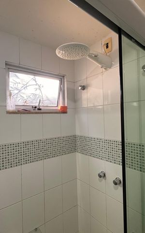Casa de condomínio à venda com 360m², 4 quartos e 3 vagas Casa de condomínio à venda com 360m², 4 quartos e 3 vagasSuíte 2 - Banheiro