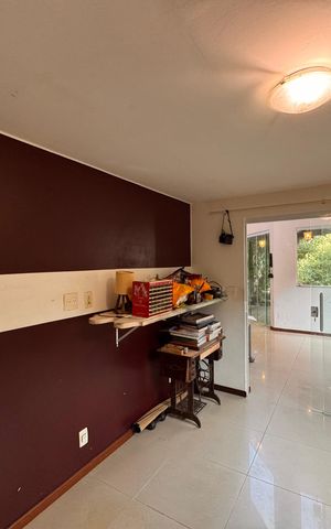 Casa de condomínio à venda com 360m², 4 quartos e 3 vagas Casa de condomínio à venda com 360m², 4 quartos e 3 vagasSuíte 4