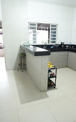 Casa para alugar com 300m², 6 quartos e 4 vagas
