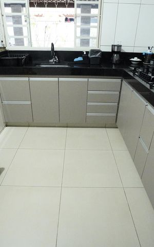Casa para alugar com 300m², 6 quartos e 4 vagas