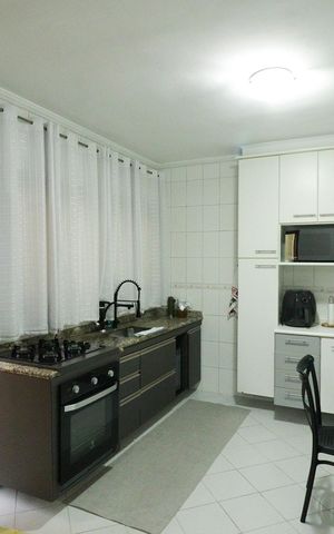 Casa à venda com 350m², 3 quartos e 4 vagas Casa à venda com 350m², 3 quartos e 4 vagasCozinha