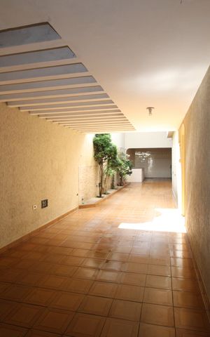 Casa à venda com 301m², 4 quartos e 6 vagasGaragem
