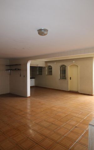 Casa à venda com 301m², 4 quartos e 6 vagasÁrea de Serviço