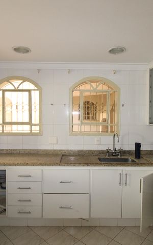 Casa à venda com 301m², 4 quartos e 6 vagasCozinha