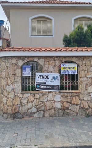 Casa à venda com 301m², 4 quartos e 6 vagasFachada