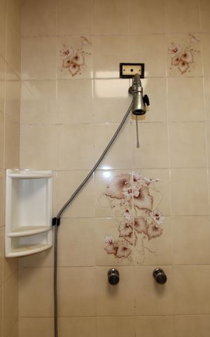Casa à venda com 301m², 4 quartos e 6 vagasBanheiro 1