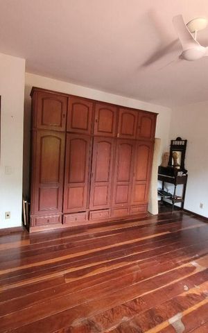 Casa à venda com 388m², 5 quartos e 1 vaga
