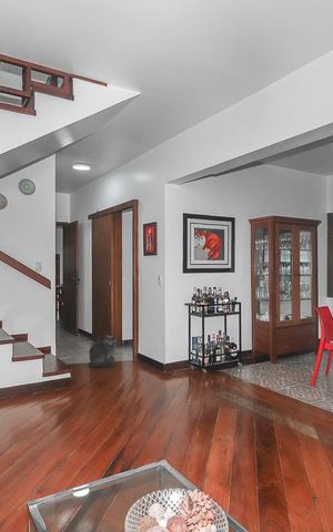 Casa à venda com 230m², 3 quartos e 5 vagasSala