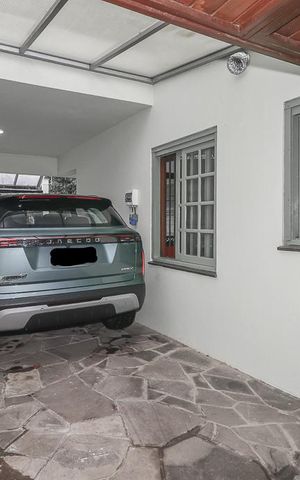 Casa à venda com 230m², 3 quartos e 5 vagasGaragem