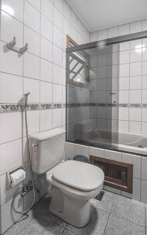 Casa à venda com 230m², 3 quartos e 5 vagasBanheiro da Suíte