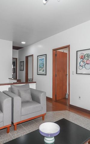 Casa à venda com 230m², 3 quartos e 5 vagasSala de TV