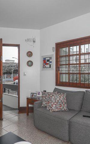 Casa à venda com 230m², 3 quartos e 5 vagasSala de TV