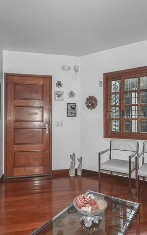 Casa à venda com 230m², 3 quartos e 5 vagasSala