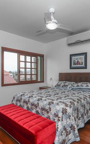 Casa à venda com 230m², 3 quartos e 5 vagasQuarto Suíte