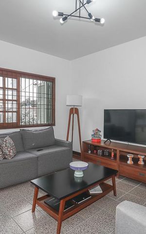 Casa à venda com 230m², 3 quartos e 5 vagasSala de TV