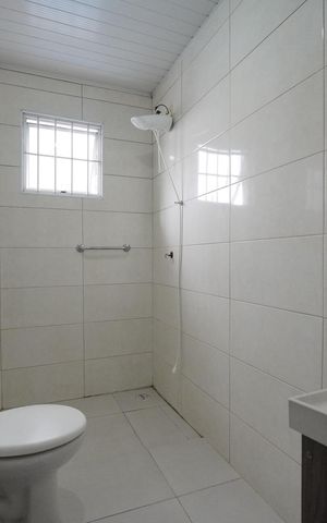 Casa à venda com 128m², 3 quartos e 2 vagasBanheiro