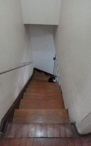 Casa à venda com 128m², 3 quartos e 2 vagasEscada