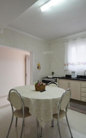 Casa à venda com 128m², 3 quartos e 2 vagasCozinha