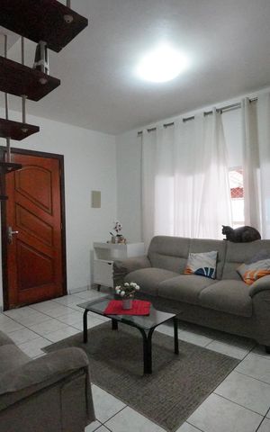 Casa à venda com 128m², 3 quartos e 2 vagasSala