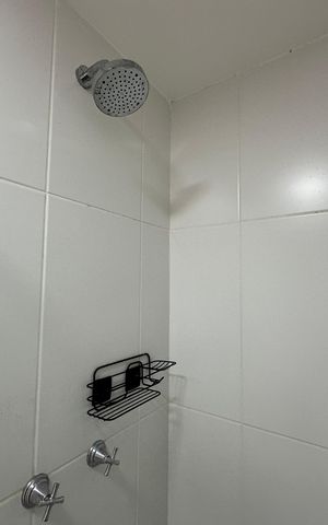 Apartamento para alugar com 77m², 3 quartos e 2 vagas Apartamento para alugar com 77m², 3 quartos e 2 vagasBanheiro da Suíte