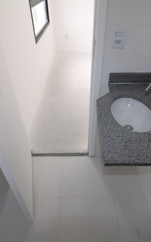 Apartamento à venda com 57m², 2 quartos e 1 vagaQuarto 2 - Banheiro