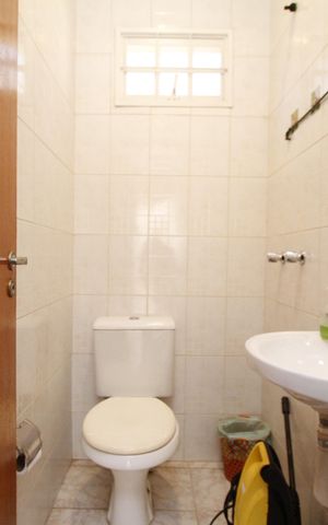 Casa à venda com 360m², 4 quartos e 3 vagasBanheiro de serviço