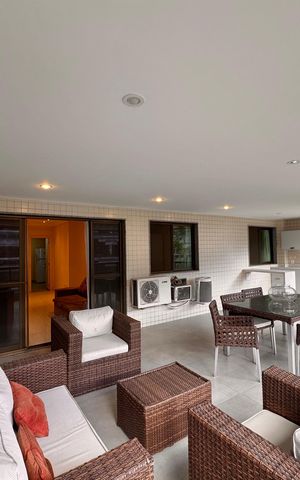 Apartamento à venda com 120m², 3 quartos e 2 vagas Apartamento à venda com 120m², 3 quartos e 2 vagasVaranda