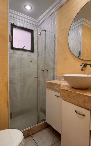 Apartamento à venda com 120m², 3 quartos e 2 vagas Apartamento à venda com 120m², 3 quartos e 2 vagasBanheiro Social