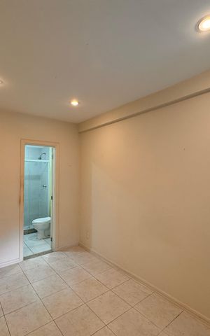 Apartamento à venda com 120m², 3 quartos e 2 vagas Apartamento à venda com 120m², 3 quartos e 2 vagasSuíte