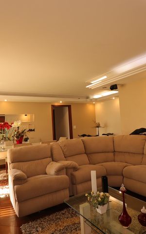 Apartamento à venda com 140m², 3 quartos e 2 vagasSala