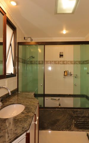 Apartamento à venda com 140m², 3 quartos e 2 vagasBanheiro da Suíte