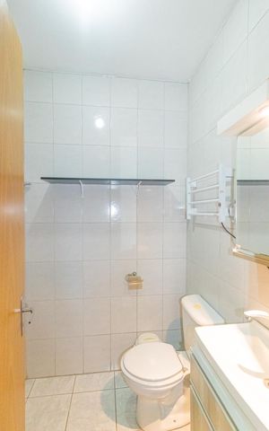Casa de condomínio à venda com 60m², 2 quartos e 2 vagas Casa de condomínio à venda com 60m², 2 quartos e 2 vagasBanheiro