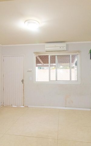 Casa de condomínio à venda com 60m², 2 quartos e 2 vagas Casa de condomínio à venda com 60m², 2 quartos e 2 vagasSala