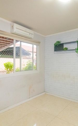 Casa de condomínio à venda com 60m², 2 quartos e 2 vagas Casa de condomínio à venda com 60m², 2 quartos e 2 vagasSala