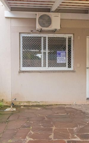 Casa de condomínio à venda com 60m², 2 quartos e 2 vagas Casa de condomínio à venda com 60m², 2 quartos e 2 vagasFachada