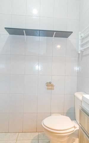 Casa de condomínio à venda com 60m², 2 quartos e 2 vagas Casa de condomínio à venda com 60m², 2 quartos e 2 vagasBanheiro
