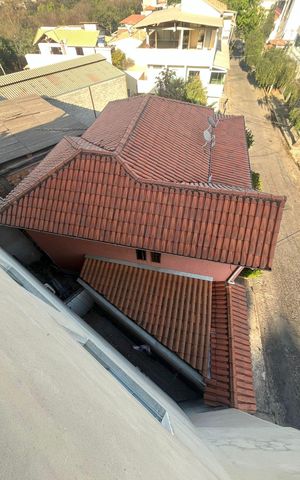 Casa à venda com 186m², 6 quartos e 3 vagas Casa à venda com 186m², 6 quartos e 3 vagasVista