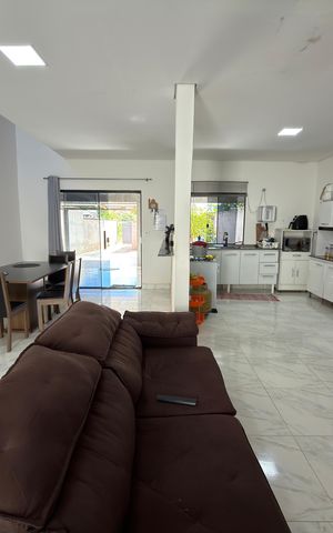 Casa à venda com 400m², 1 quarto e 6 vagas Casa à venda com 400m², 1 quarto e 6 vagasSala e cozinha