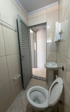 Casa à venda com 400m², 1 quarto e 6 vagas Casa à venda com 400m², 1 quarto e 6 vagasBanheiro
