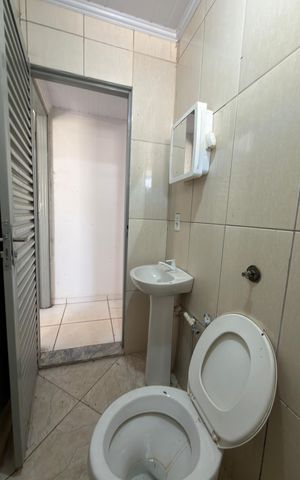 Casa à venda com 400m², 1 quarto e 6 vagas Casa à venda com 400m², 1 quarto e 6 vagasBanheiro