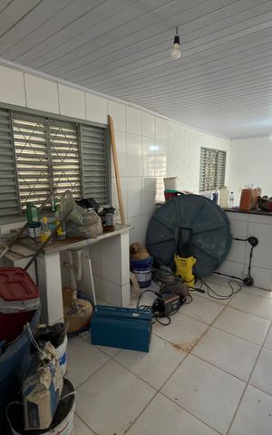Casa à venda com 400m², 1 quarto e 6 vagas Casa à venda com 400m², 1 quarto e 6 vagasSala e cozinha