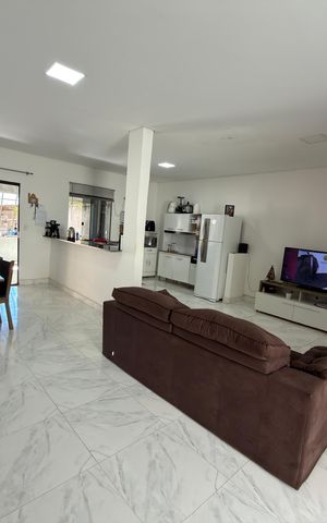 Casa à venda com 400m², 1 quarto e 6 vagas Casa à venda com 400m², 1 quarto e 6 vagasSala e cozinha