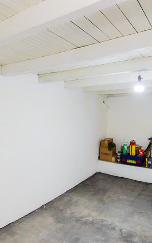 Casa à venda com 168m², 1 quarto e 1 vagaPorão 