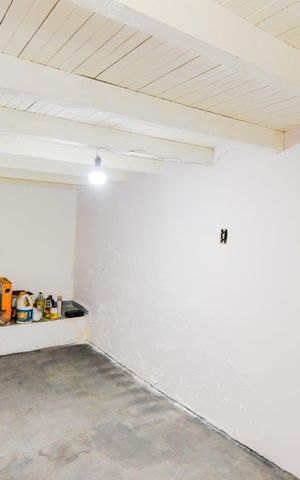 Casa à venda com 168m², 1 quarto e 1 vagaPorão 