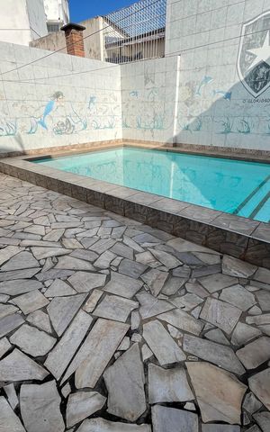 Casa para alugar com 404m², 5 quartos e 4 vagasPiscina